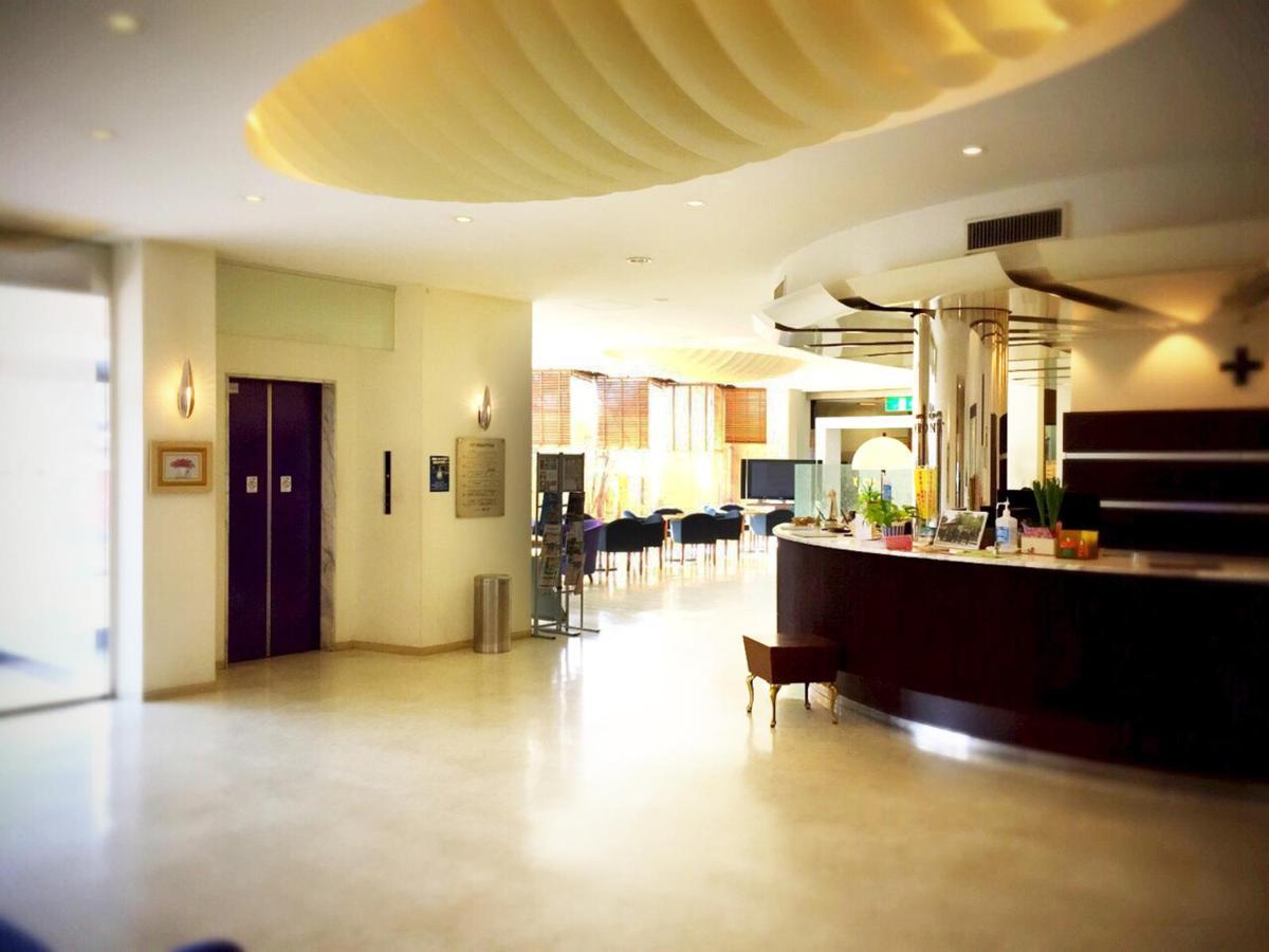 Hotel King Izumi  Buitenkant foto
